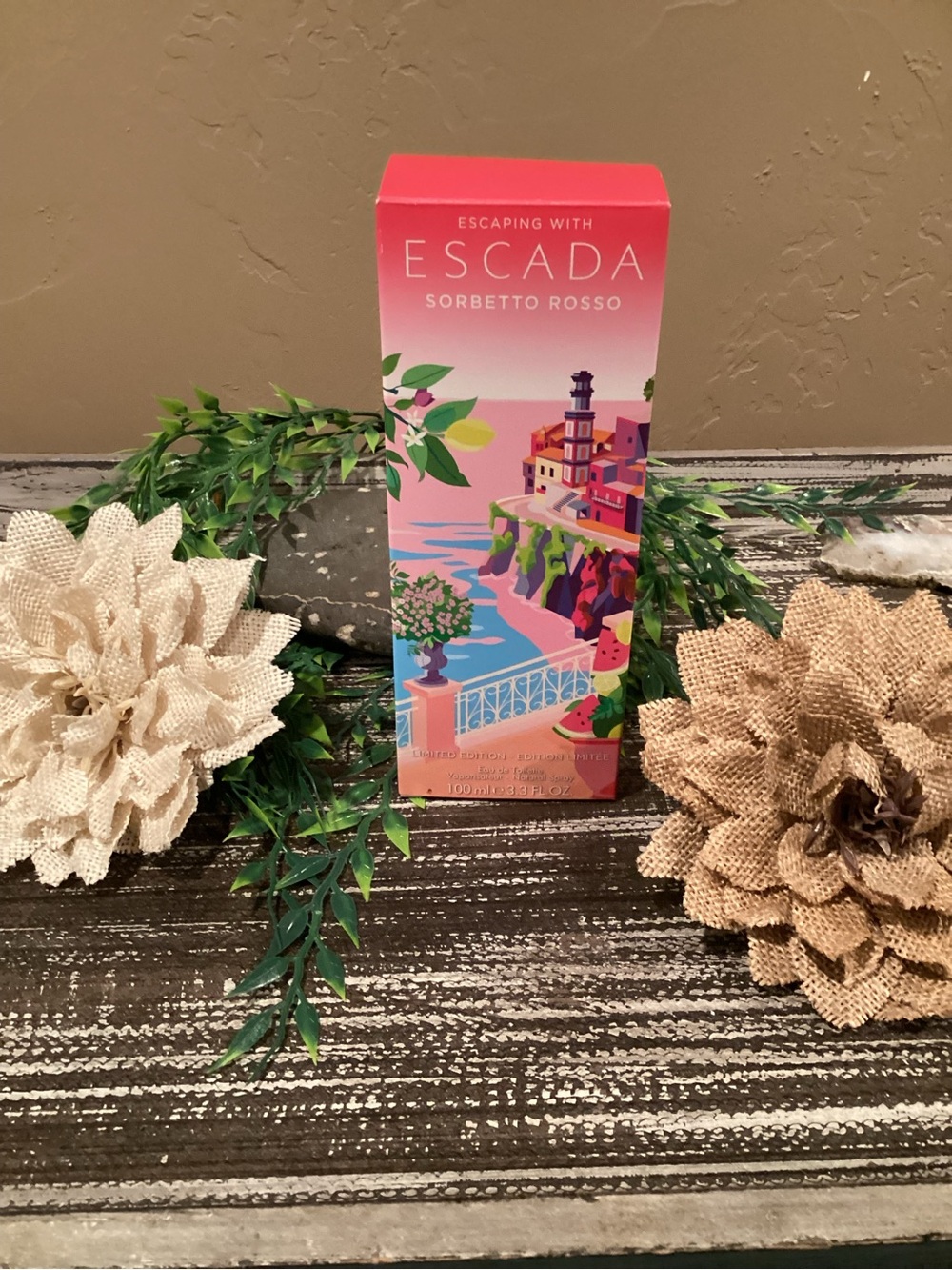 Escada Sorbetto Rosso Bright Pink Coastal-Illustrated Box